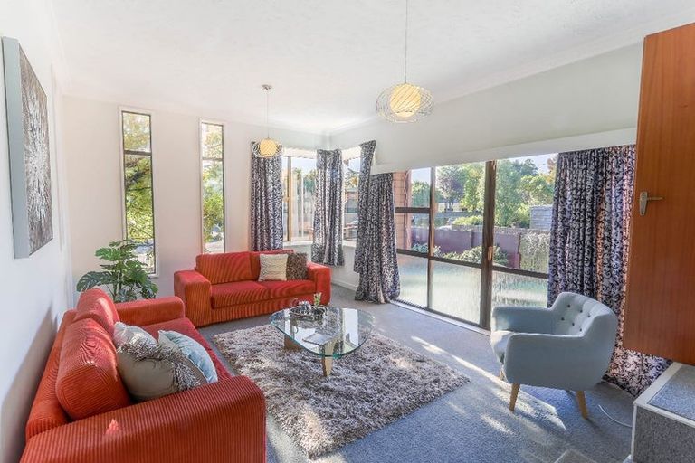 Photo of property in 92 Clyde Road, Ilam, Christchurch, 8041