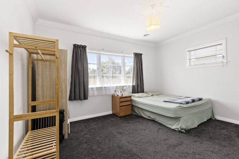 Photo of property in 21 Leighton Avenue, Waiwhetu, Lower Hutt, 5010