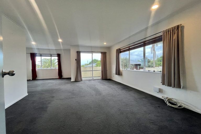 Photo of property in 103b Redoubt Road, Goodwood Heights, Auckland, 2105