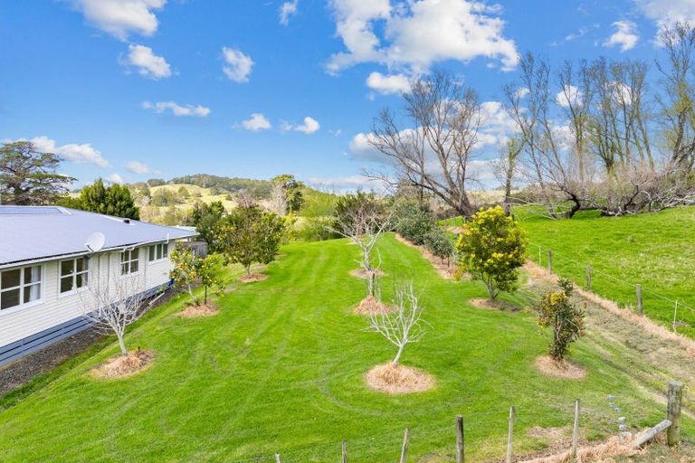 Photo of property in 20 Lupis Way, Kaiwaka, 0573