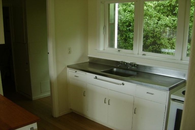 Photo of property in 79 Royal View Road, Te Atatu South, Auckland, 0610