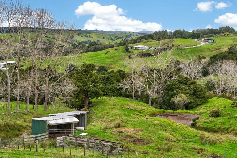 Photo of property in 63 Porter Road, Paparoa, 0571