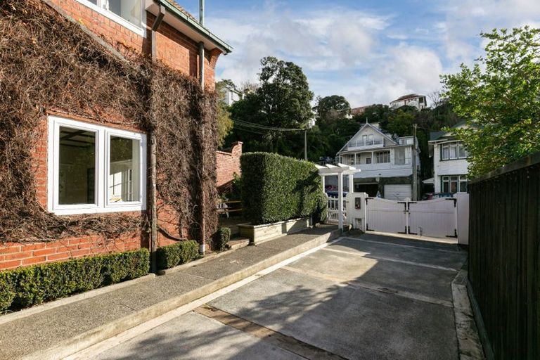 Photo of property in 323 The Terrace, Te Aro, Wellington, 6011