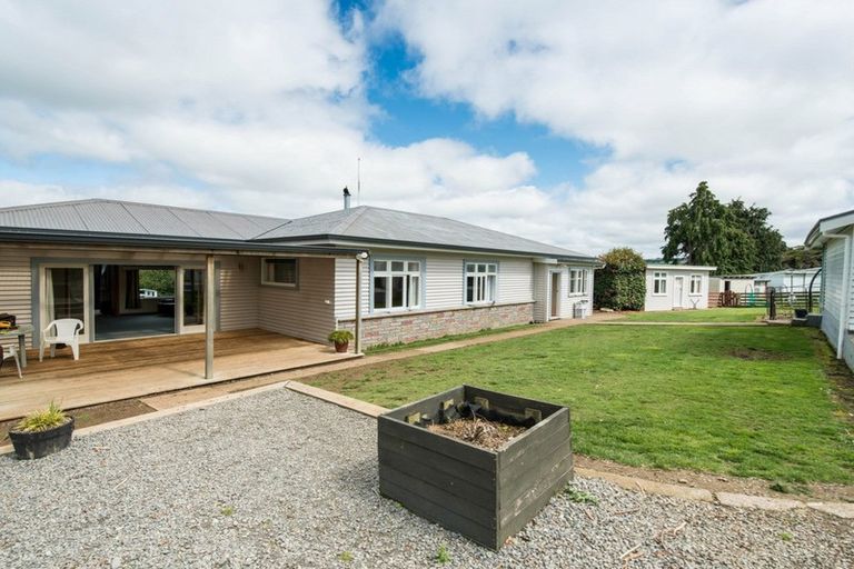 Photo of property in 816 Waiaruhe Road, Taihape, 4795