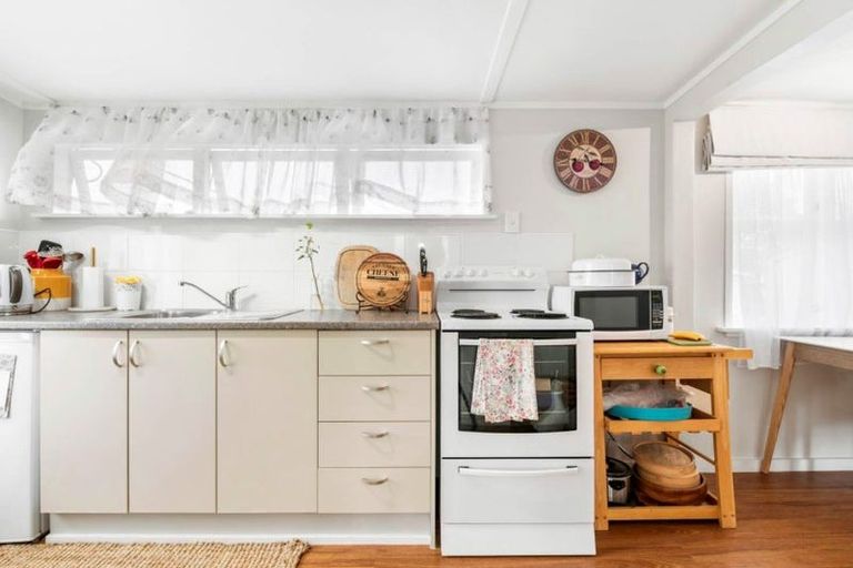 Photo of property in 25 Penton Road, Stanmore Bay, Whangaparaoa, 0932