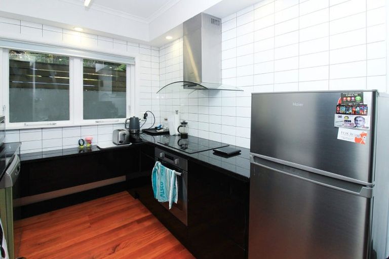 Photo of property in Rehutai Flats, 4/268 Oriental Parade, Oriental Bay, Wellington, 6011