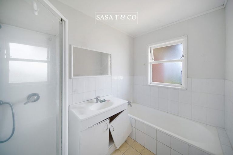 Photo of property in 43a Vine Street, Mangere East, Auckland, 2024