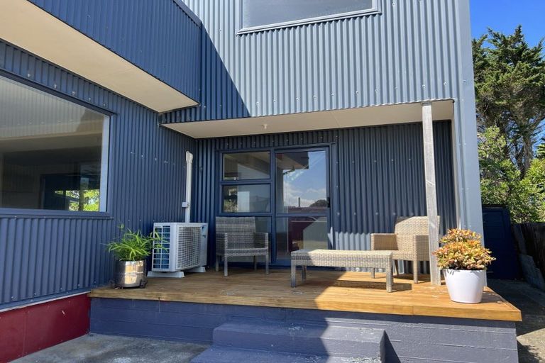 Photo of property in 32 Himatangi Street, Himatangi Beach, Foxton, 4891