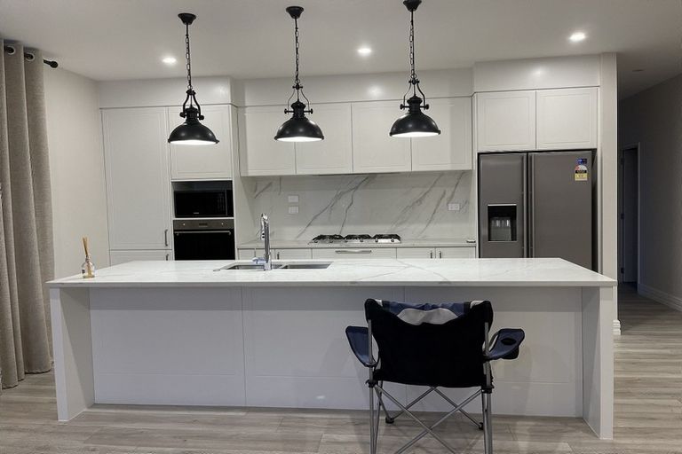 Photo of property in 21 Reserva Crescent, Kumeu, 0810