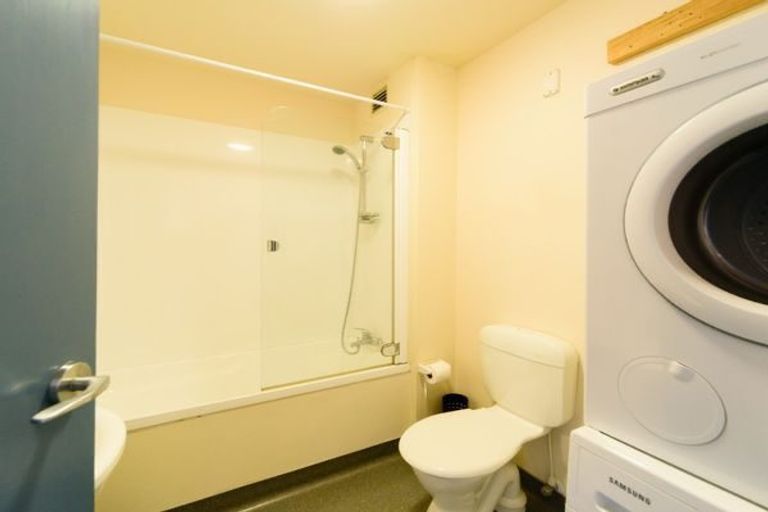 Photo of property in Luxford Villas, 207/72 Herald Street, Berhampore, Wellington, 6023