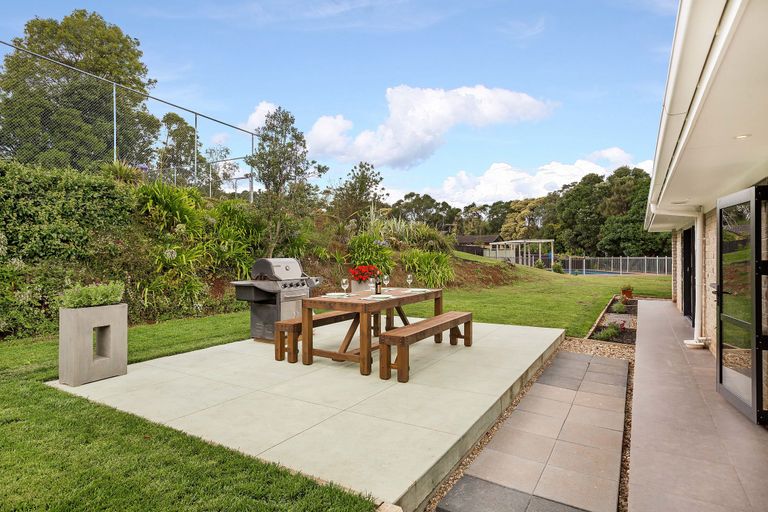 Photo of property in 15 Redmount Place, Red Hill, Papakura, 2110
