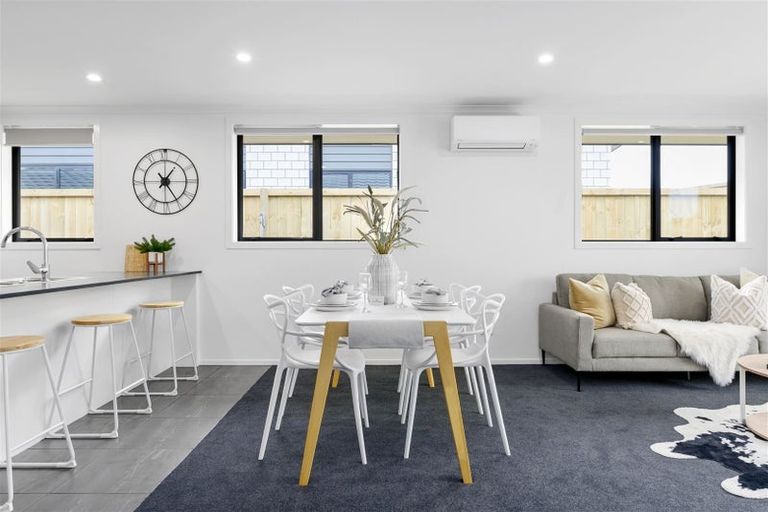 Photo of property in 31 Waruhia Crescent, Rototuna North, 3281