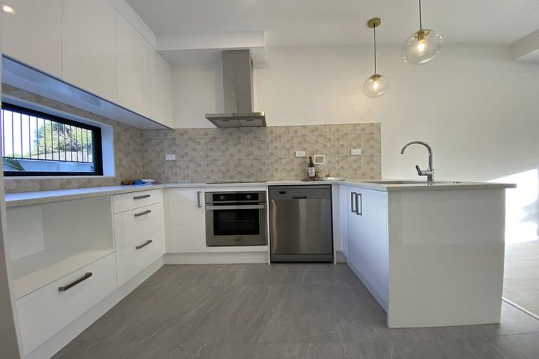 Photo of property in 15d Tabitha Crescent, Henderson, Auckland, 0612