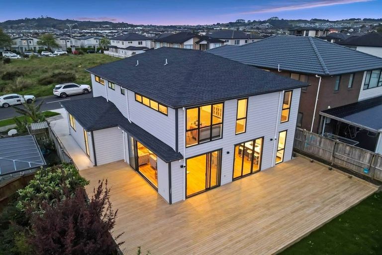 Photo of property in 14 Urney Drive, Flat Bush, Auckland, 2019