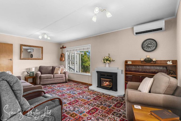 Photo of property in 25 Whaka Street, Maungaturoto, 0520