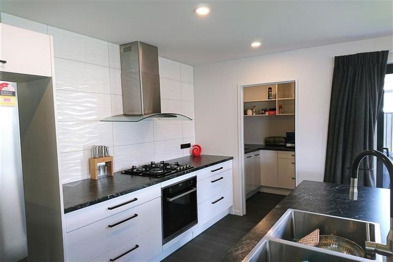 Photo of property in 40 Marbleleaf Lane, Albert Town, Wanaka, 9305