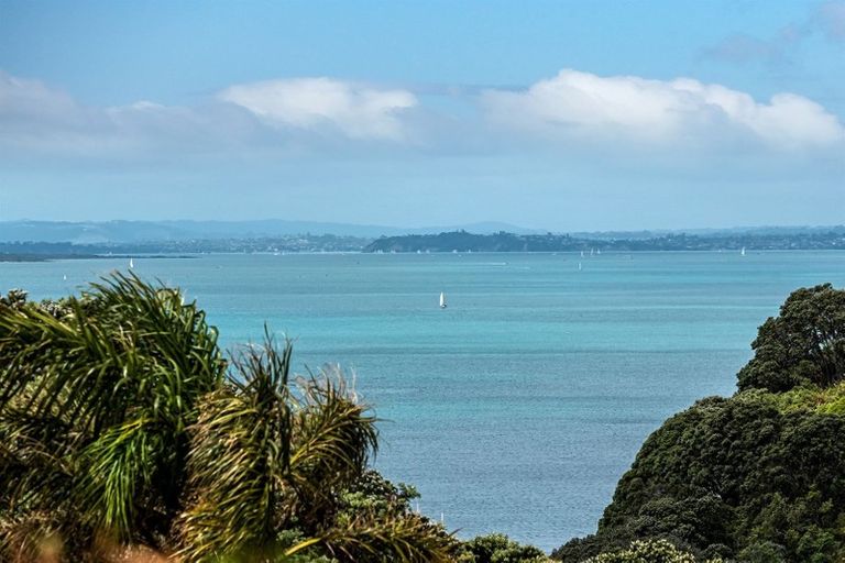 Photo of property in 115 Churchill Road, Rothesay Bay, Auckland, 0630