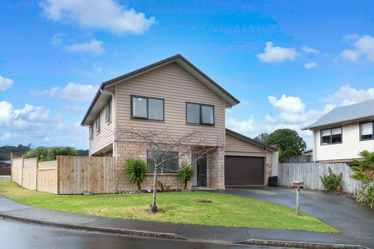Photo of property in 16 Foundation Place, Glen Eden, Auckland, 0602