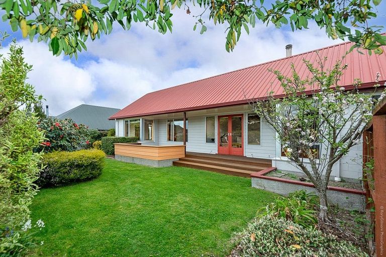 Photo of property in 54 Apsley Drive, Avonhead, Christchurch, 8042