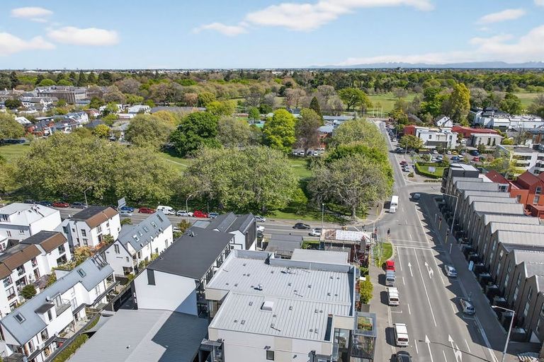 Photo of property in 2/34 Cranmer Square, Christchurch Central, Christchurch, 8013