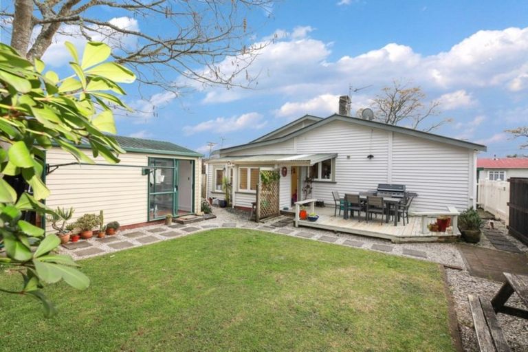 Photo of property in 13a Livingstone Avenue, Nawton, Hamilton, 3200