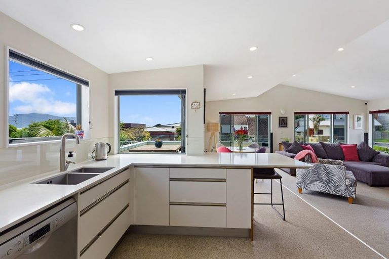 Photo of property in 4 Tahi Road, Paraparaumu Beach, Paraparaumu, 5032