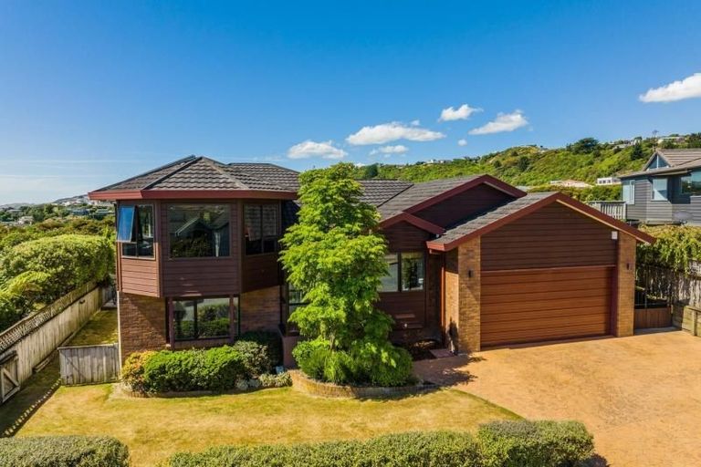 Photo of property in 12 Dornoch Place, Papakowhai, Porirua, 5024