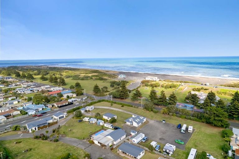 Photo of property in 36 Karaka Street, Castlecliff, Wanganui, 4501