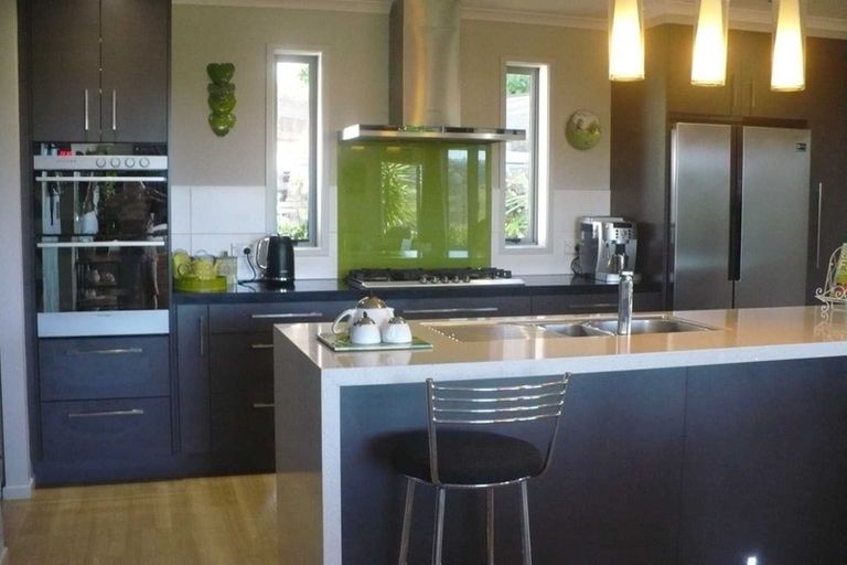 Photo of property in 8 Fendalton Place, Hatfields Beach, Orewa, 0931