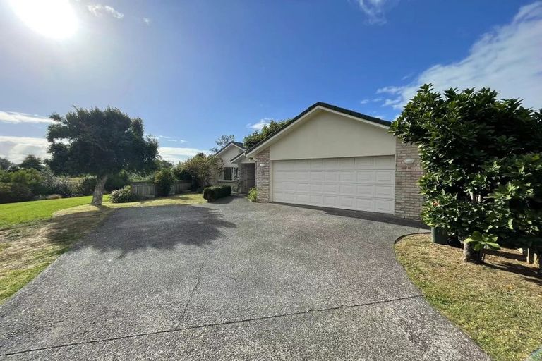 Photo of property in 47 Corta Bella Place, Golflands, Auckland, 2013