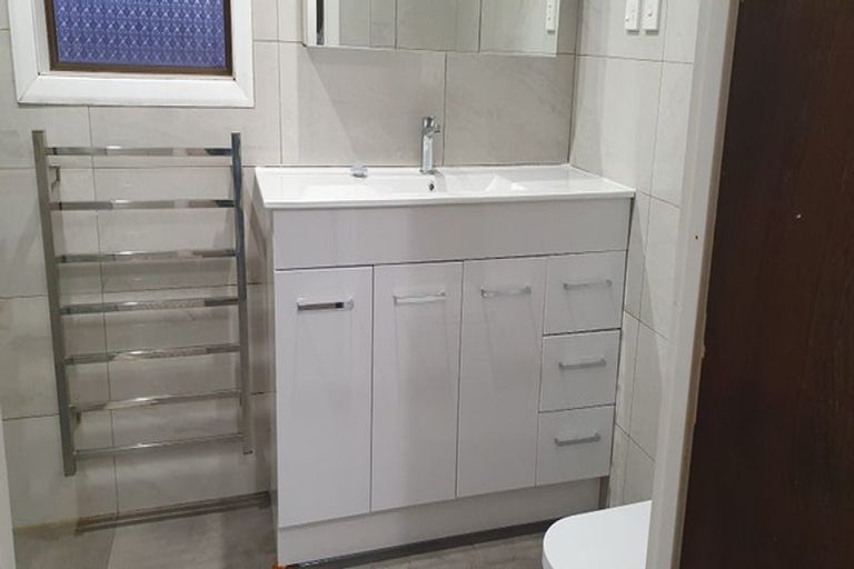 Photo of property in 20 Durham Street, Te Atatu Peninsula, Auckland, 0610