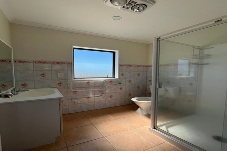 Photo of property in 6 Arrowsmith Drive, Clover Park, Auckland, 2019