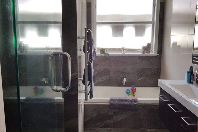 Photo of property in 10 Swansea Street, Hokowhitu, Palmerston North, 4410