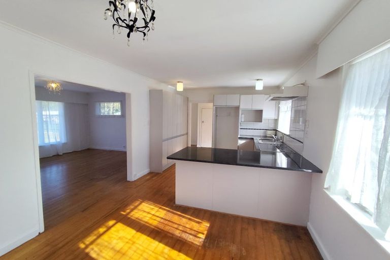 Photo of property in 26 Larnoch Road, Henderson, Auckland, 0610