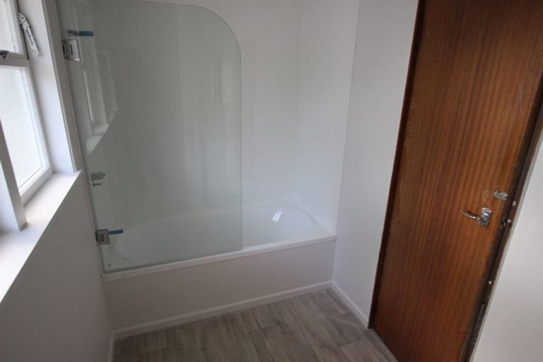 Photo of property in 40 West Lynn Road, Titirangi, Auckland, 0604