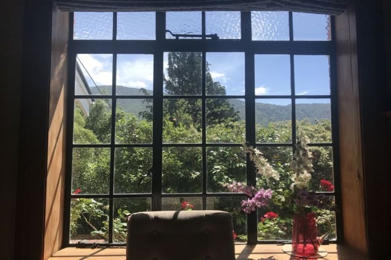 Photo of property in 118 Wellington Street, Picton, 7220