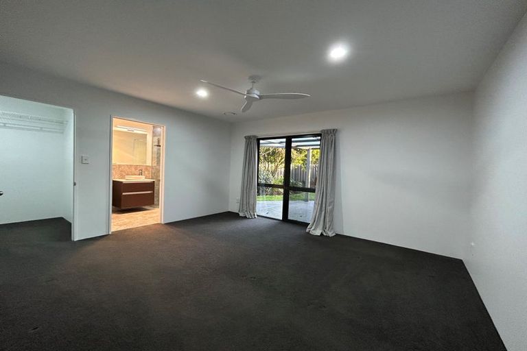 Photo of property in 37 Pukekura Place, Taradale, Napier, 4112
