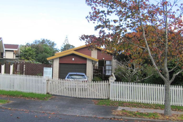 Photo of property in 1/12 Sikkim Crescent, Clover Park, Auckland, 2019