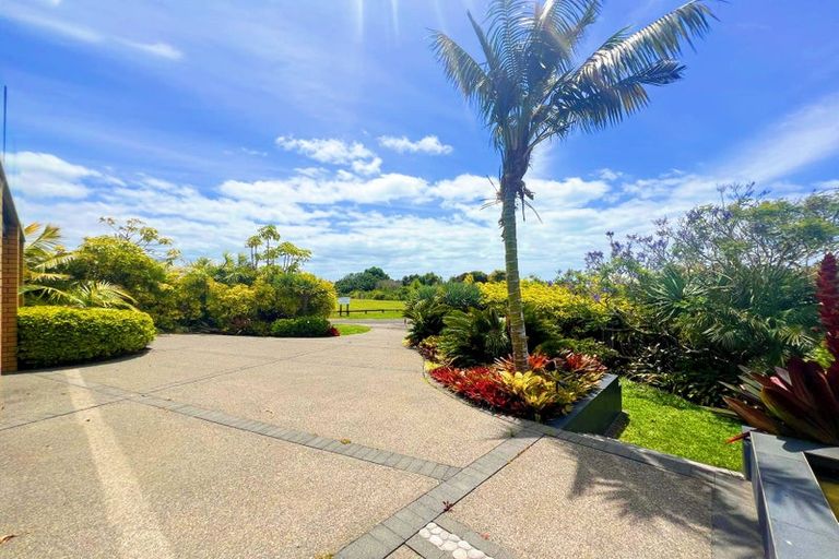 Photo of property in 34 Charles Dickens Drive, Mellons Bay, Auckland, 2014