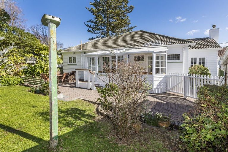 Photo of property in 15 Streatlam Crescent, Strathmore Park, Wellington, 6022