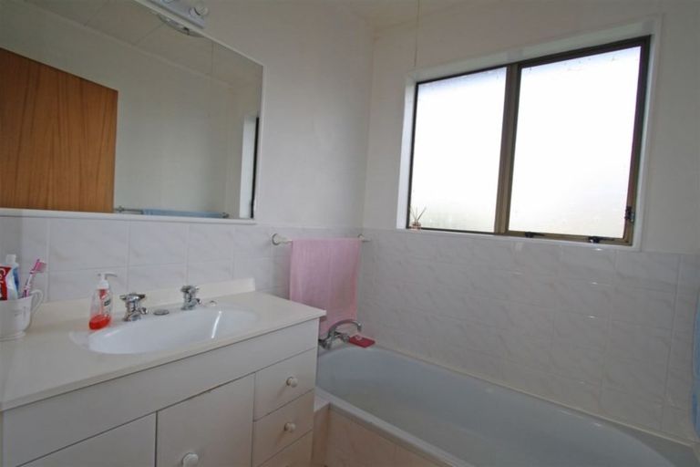 Photo of property in 17a Acacia Place, Bell Block, New Plymouth, 4312