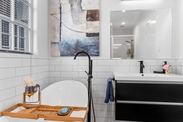 Photo of property in 2 Gwendoline Street, Glenholme, Rotorua, 3010