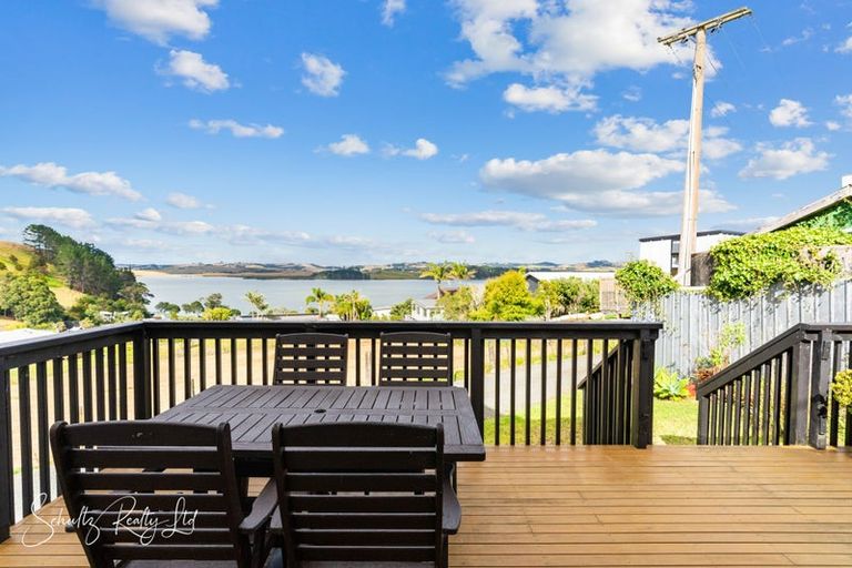 Photo of property in 38 Oxford Street, Whakapirau, Maungaturoto, 0583