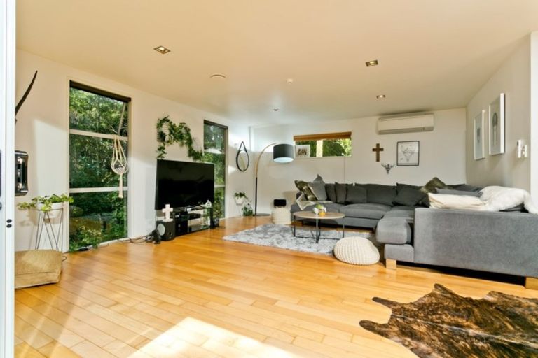 Photo of property in 14a Berne Place, Birkenhead, Auckland, 0626