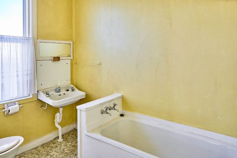 Photo of property in 36 Queen Street, Petone, Lower Hutt, 5012