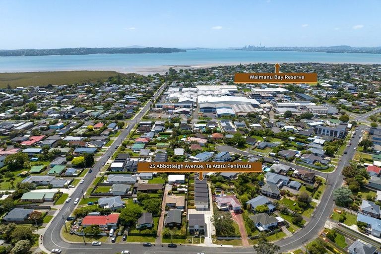 Photo of property in 3/25 Abbotleigh Avenue, Te Atatu Peninsula, Auckland, 0610