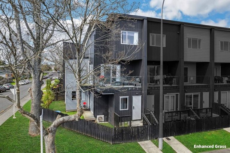 Photo of property in 57e Edmonton Road, Henderson, Auckland, 0612