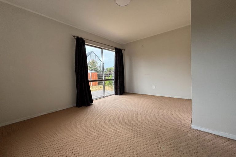 Photo of property in 21b Challen Close, Conifer Grove, Takanini, 2112