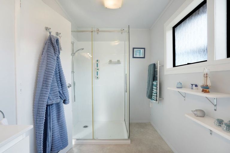 Photo of property in 72 West View Crescent, Onerahi, Whangarei, 0110