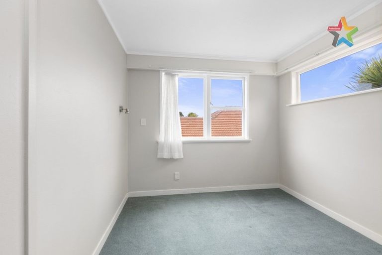 Photo of property in 8 Puriri Street, Eastbourne, Lower Hutt, 5013